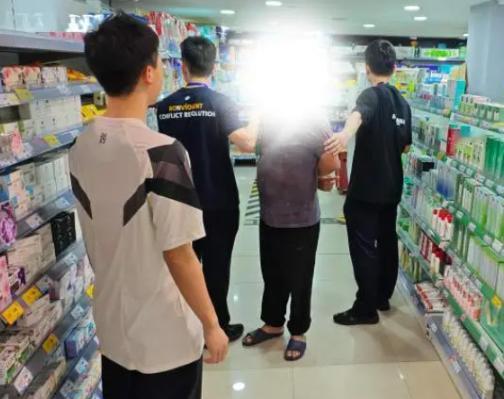 浙江诸暨一名顾家务工男子，因爱意用错方式，从普通打工者沦为刑事案件嫌疑人。
 