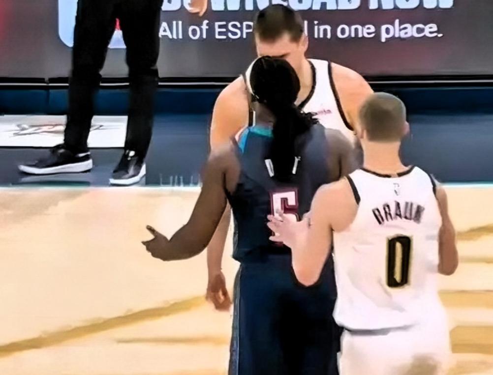 多尔特和约老师干起来了！
 
比赛来到第四节，雷霆和掘金双方僵持不下，气氛开始变