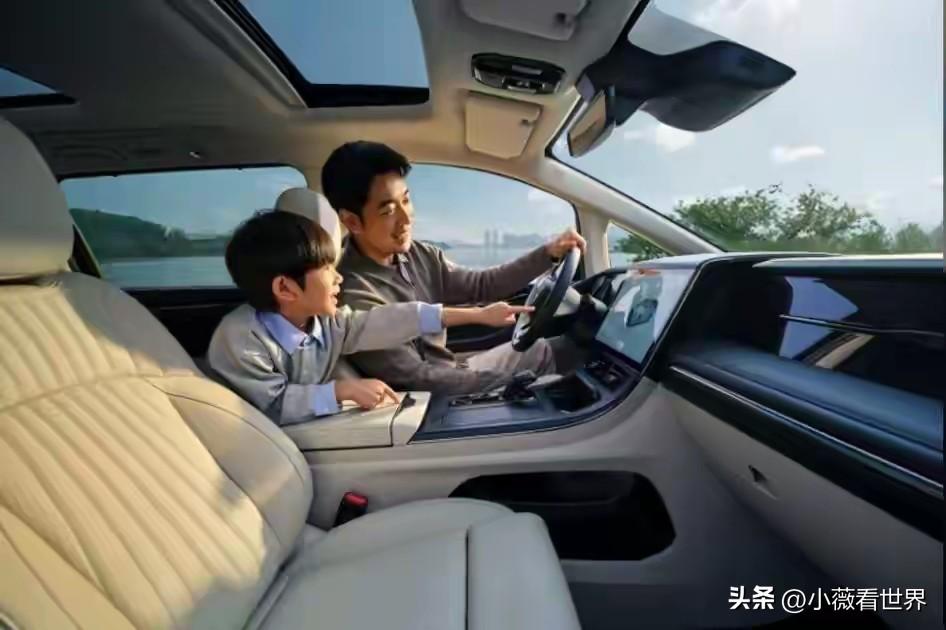 就在近日！2026款广汽传祺M8 HEV改款版正式上市了，新车主打“油电同价、入