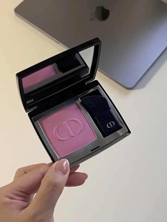 这盘腮红称橄榄皮天菜都不为过