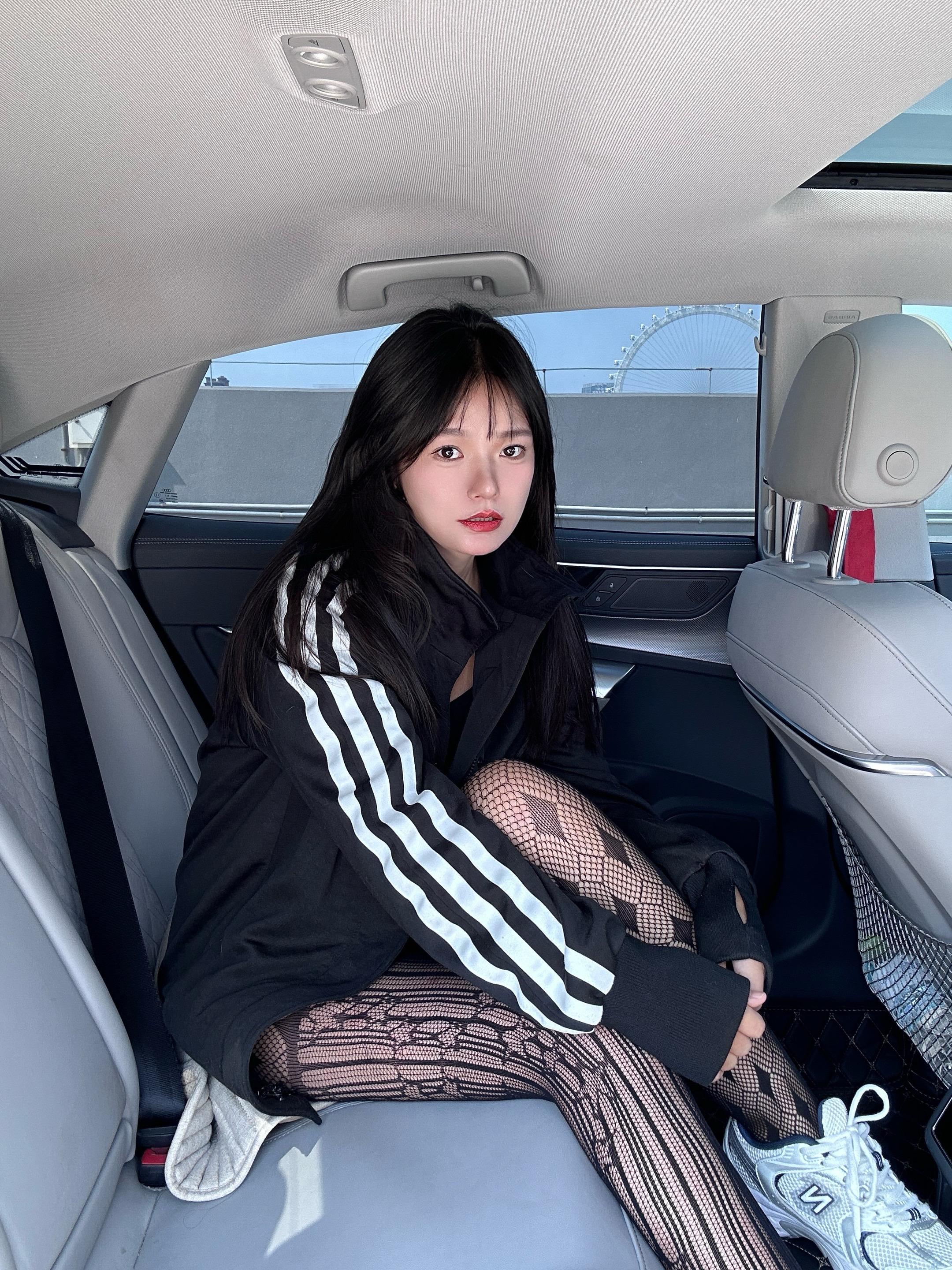 别太执拗的否定一些东西 或许 你只是今天心情不好.