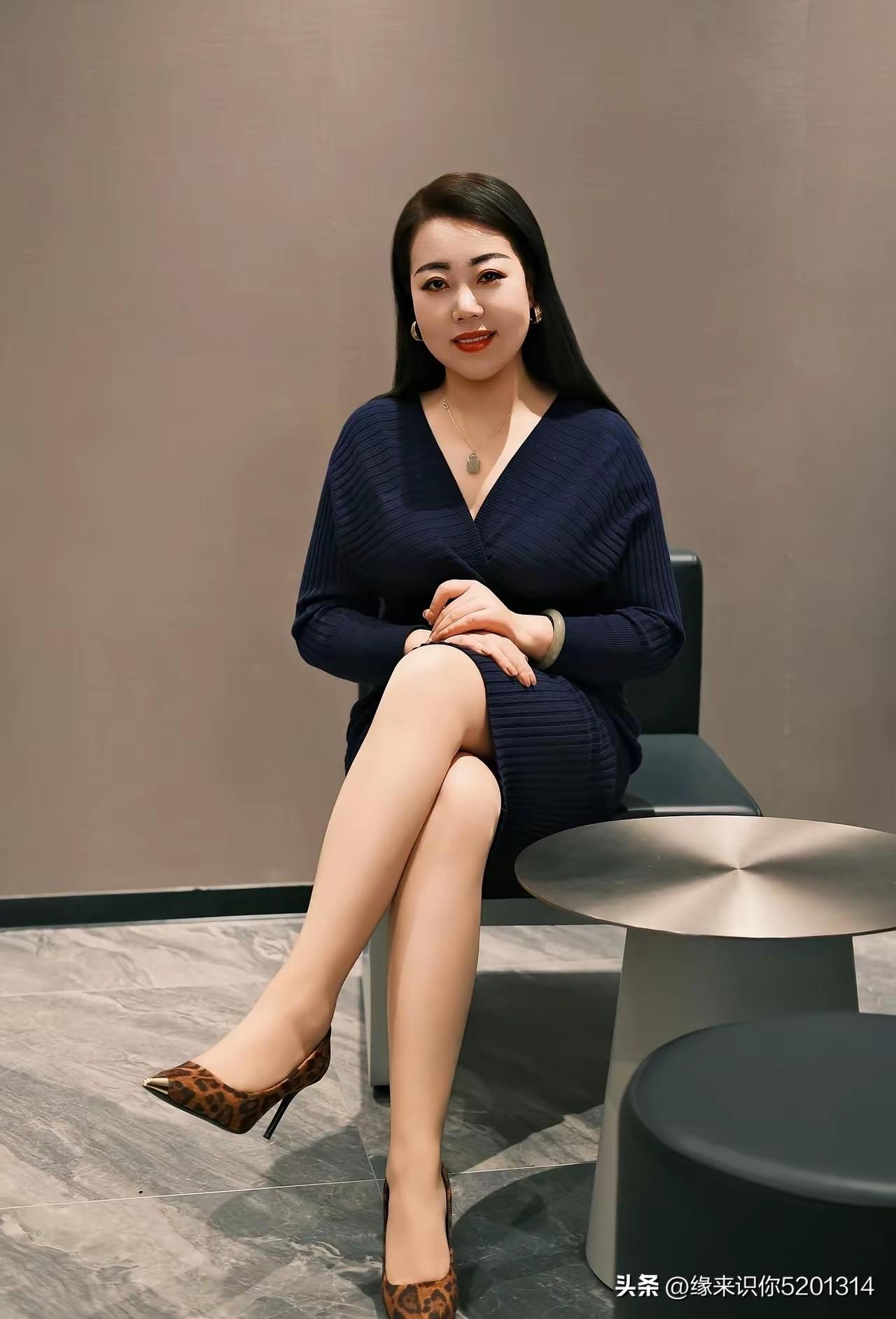 优雅气质，时尚穿搭，自信微笑！