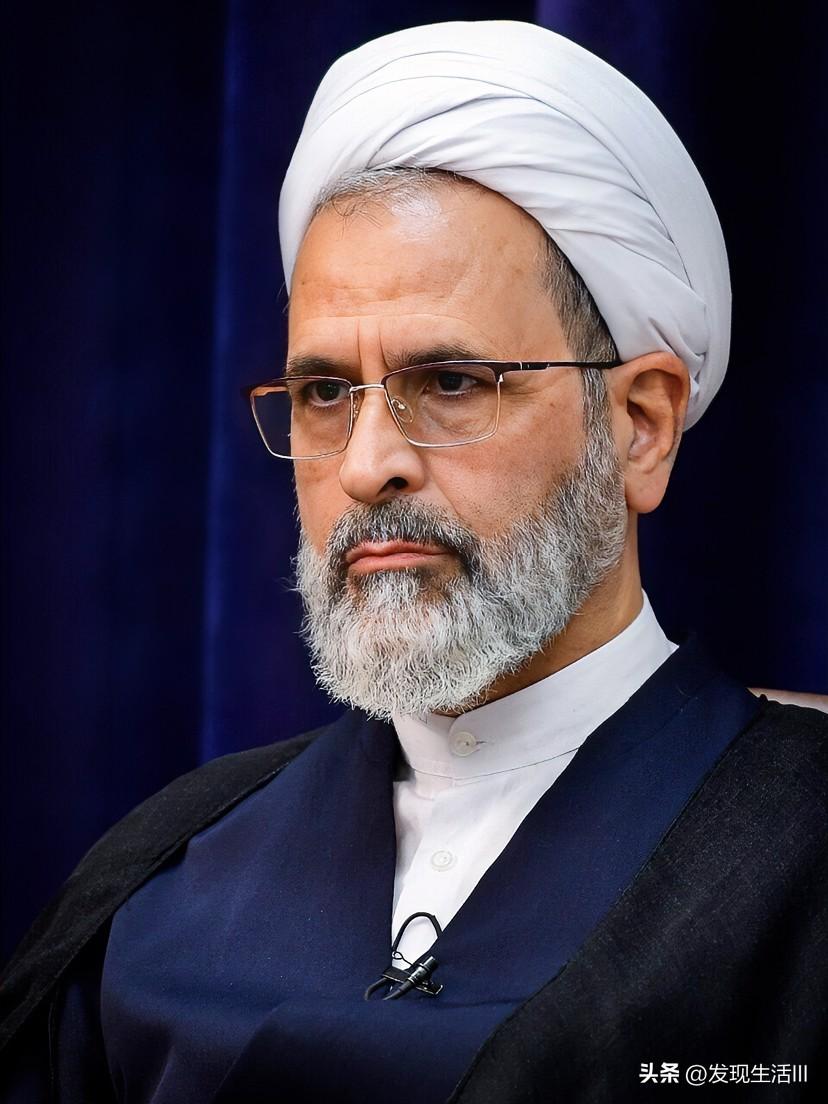 在哈梅内伊遇袭身亡后，伊朗迅速组建了“三人执政小组”：神权法统代表阿拉菲、总统佩