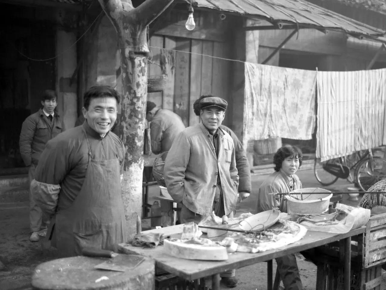 肉摊，1982年摄。 ​​​