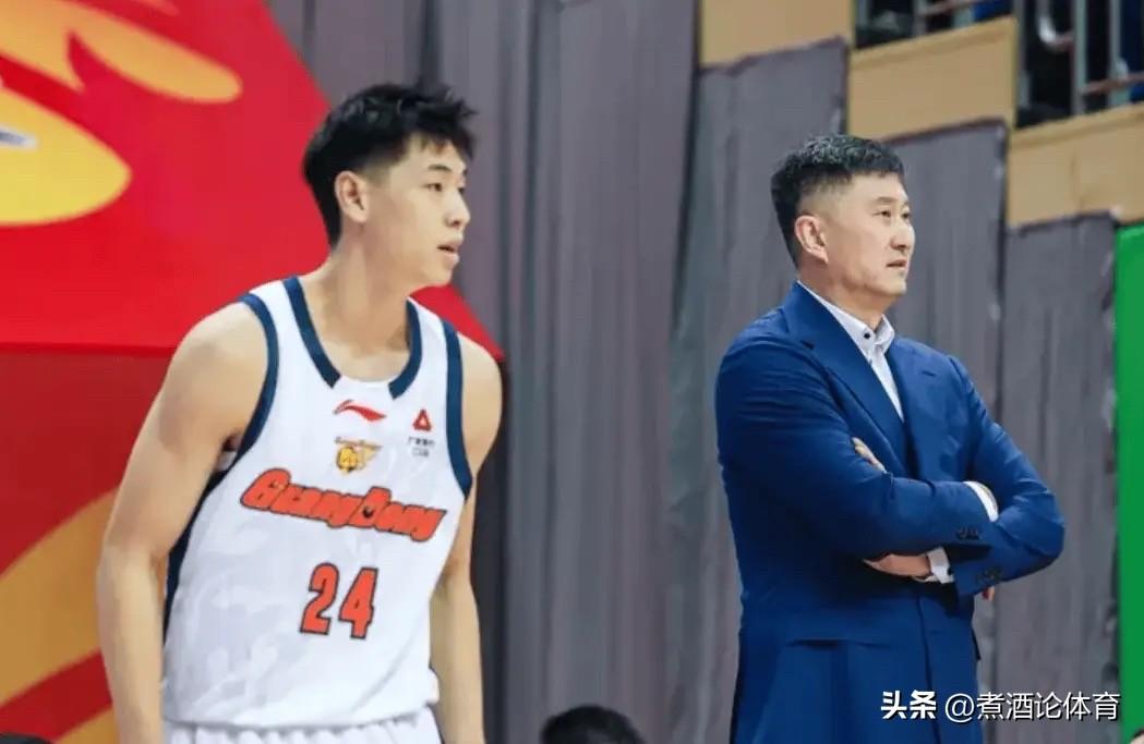 这里给你两条，一条虎扑风格（犀利理性），一条抖音短评（情绪更冲），直接复制就能发