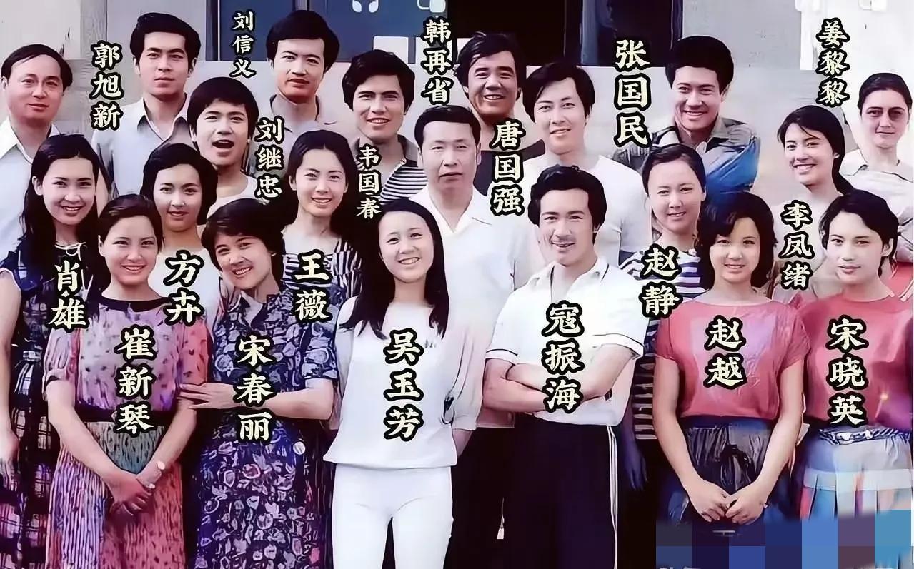 这张照片里90%的人都做过主角，能认识三个，说明你已经不年轻了。