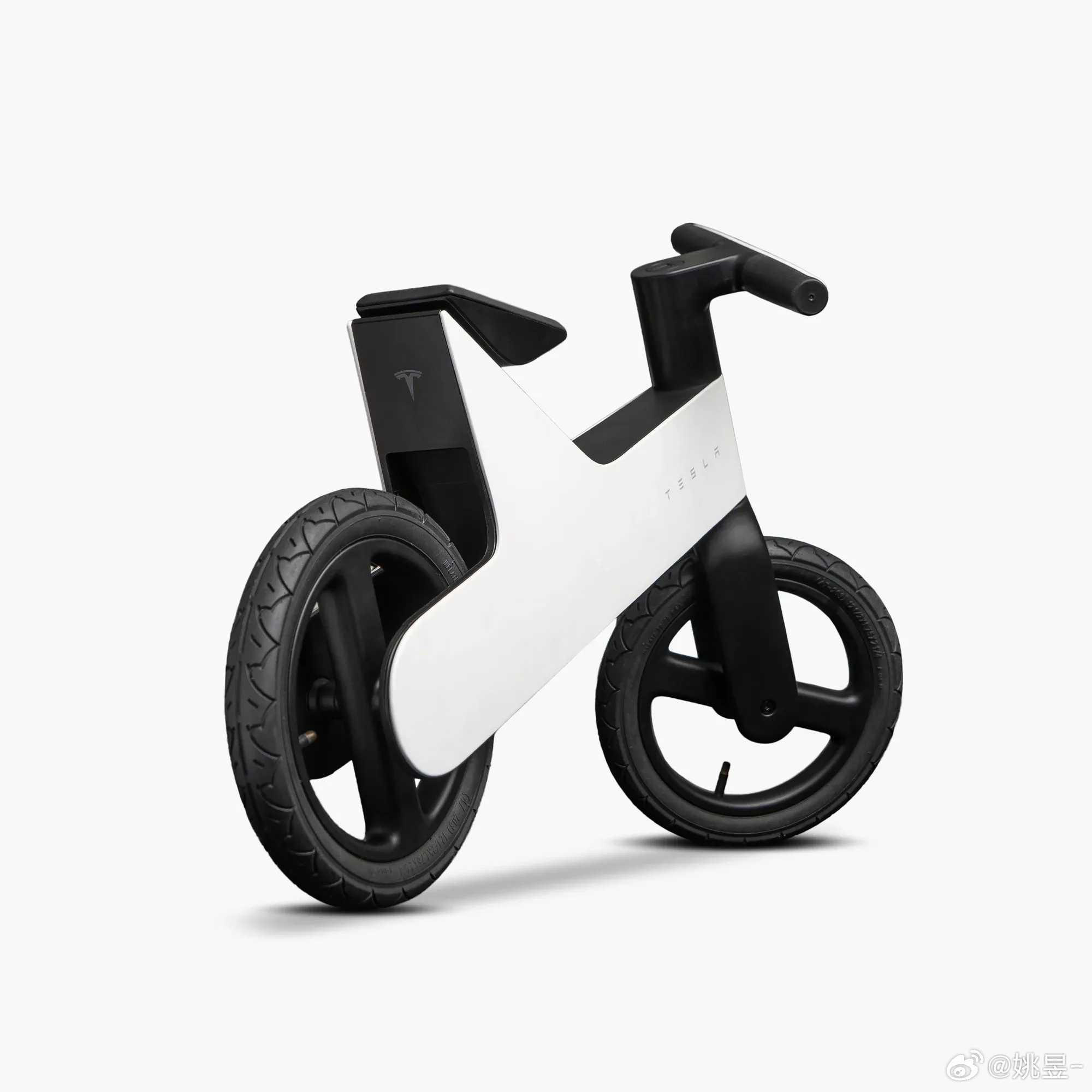 特斯拉中国官网商店上新一款儿童平衡车年轻人的第一台特斯拉仅需1399元即可拥有[