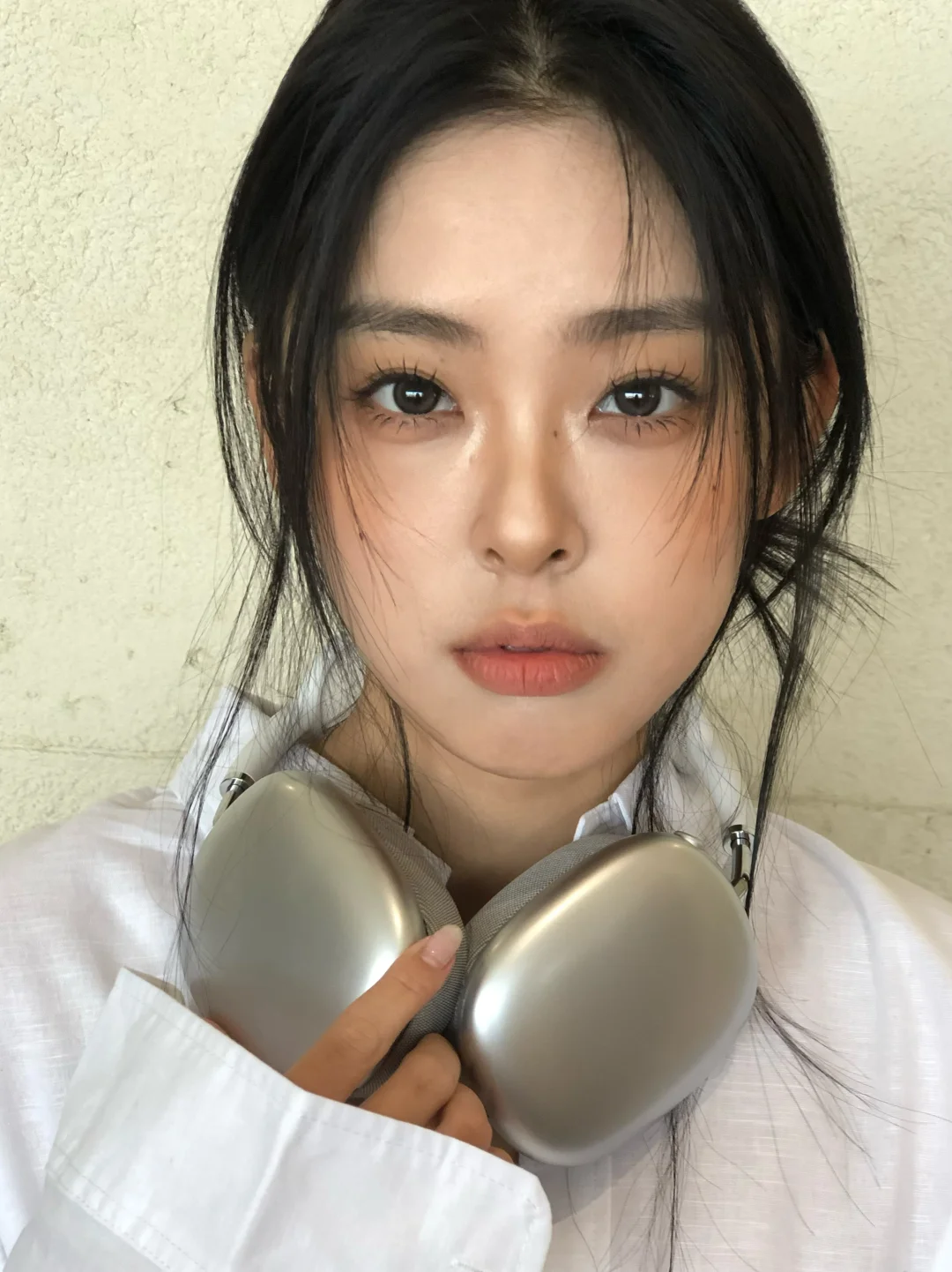 一个燕麦色系的淡妆