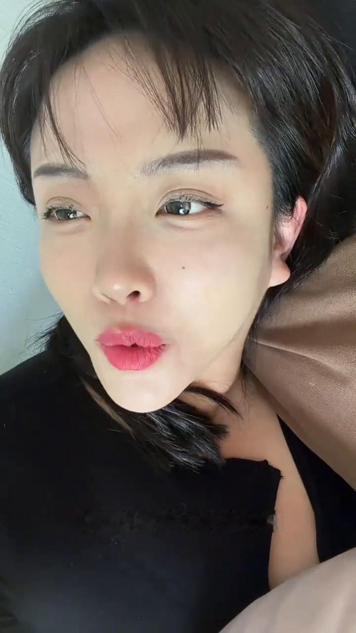 果然有色这种东西就不能信，昨天好像就诈尸了一下而已。还有这黄金股，我想问一下国内