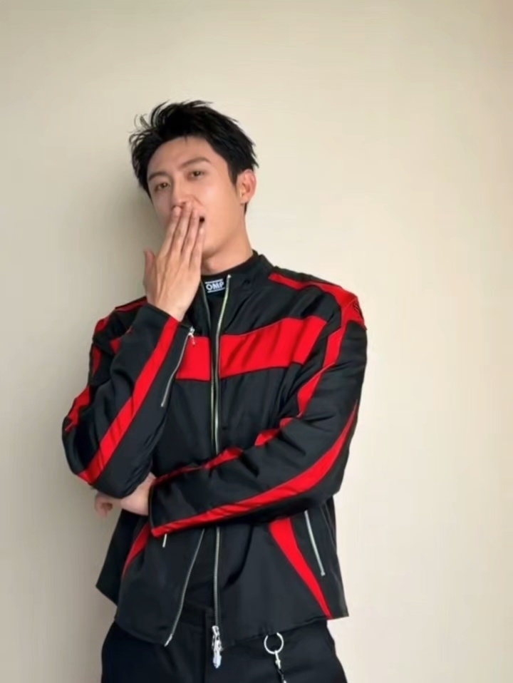 黄景瑜  巴音布鲁克的王者，被黄景瑜演得又燃又稳，每一帧都在鲨人。 