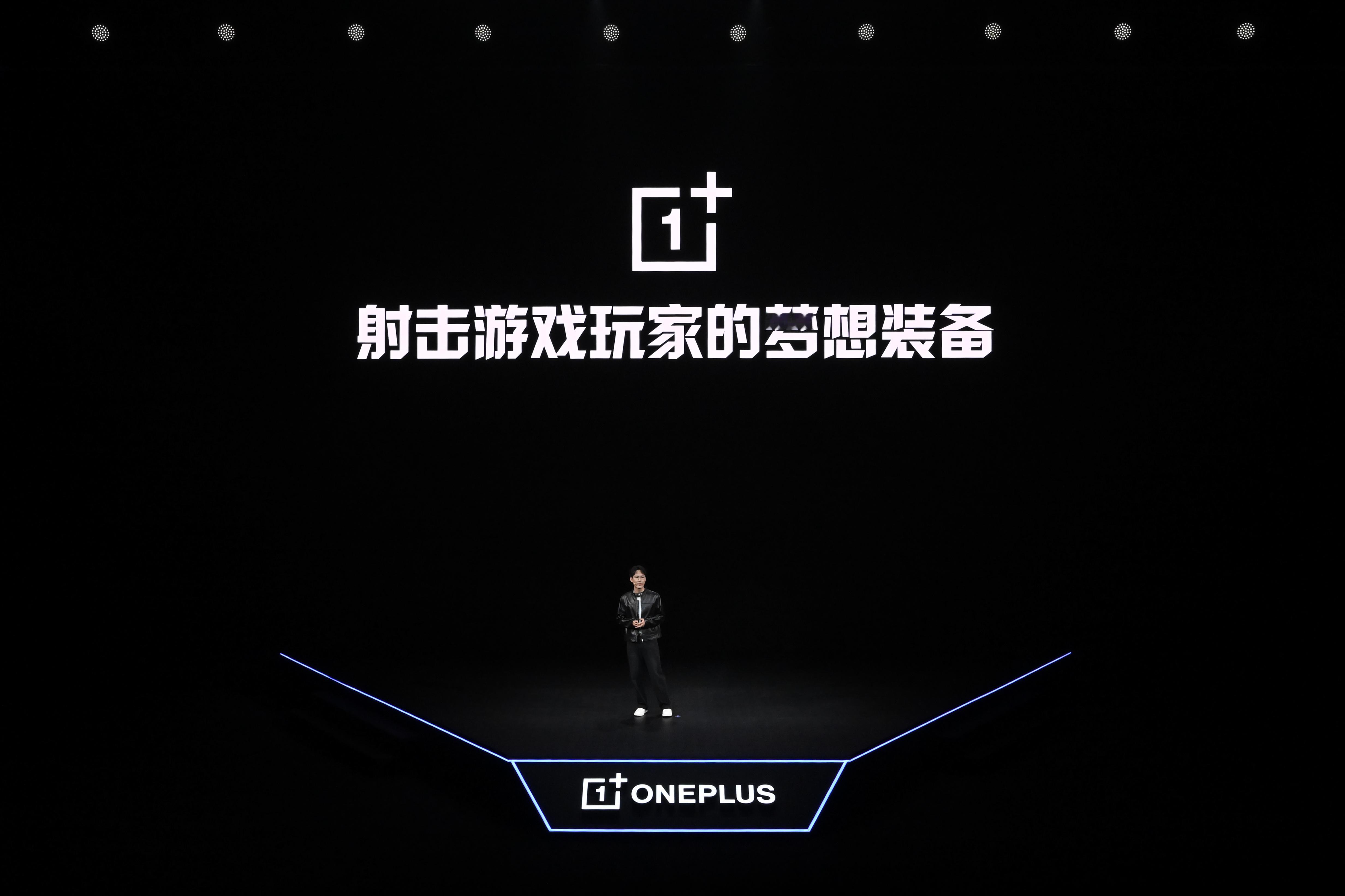 一加真的把手游玩家的需求摸透了！全新一加枪神游戏手柄正式亮相，行业首创手机×掌机