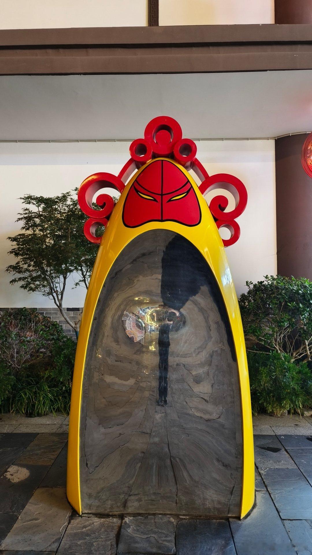 你必须内心丰富，才能摆脱这些生活表面的相似。       ——王朔 ​​（湖北荆