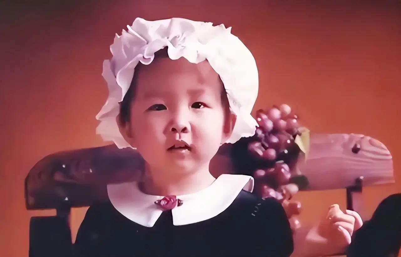 2002年，博士夫妻生下神童女儿，两岁识万字，三岁背唐诗，不料医生却说：“赶紧送