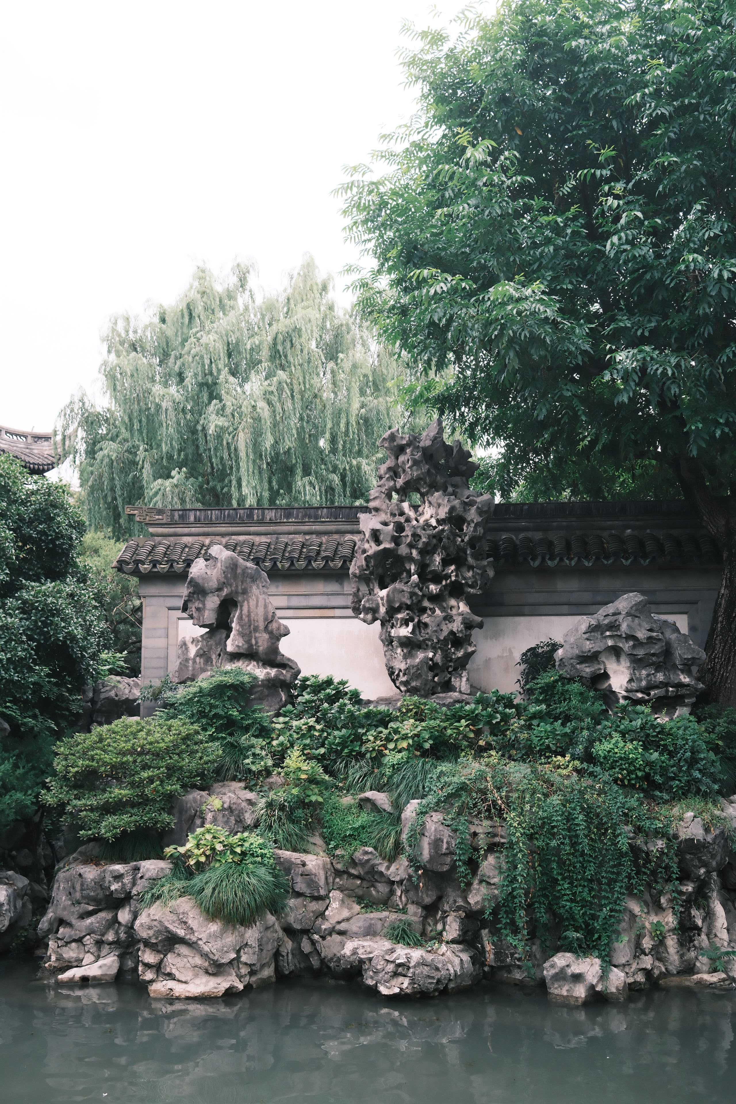 阴天的豫园 