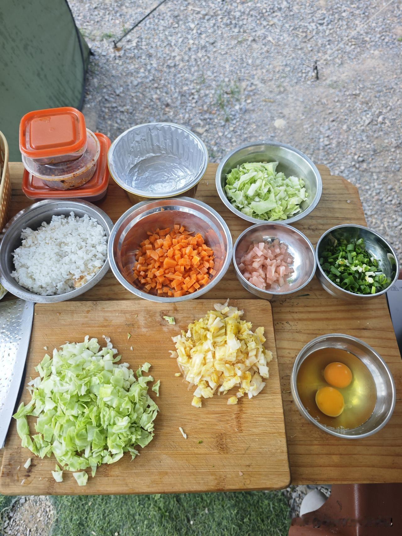 晒图笔记大赛今天的晚饭，酸菜炒米，味道聊咋咧[爱慕][爱慕][爱慕]