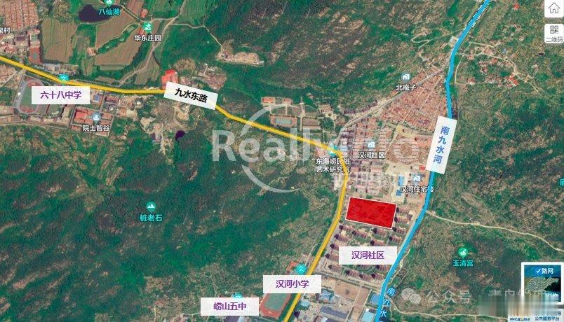 崂山区九水东路的汉河社区以北的山中地块出来了，准备挂牌出让。汉河村已经改造完毕，