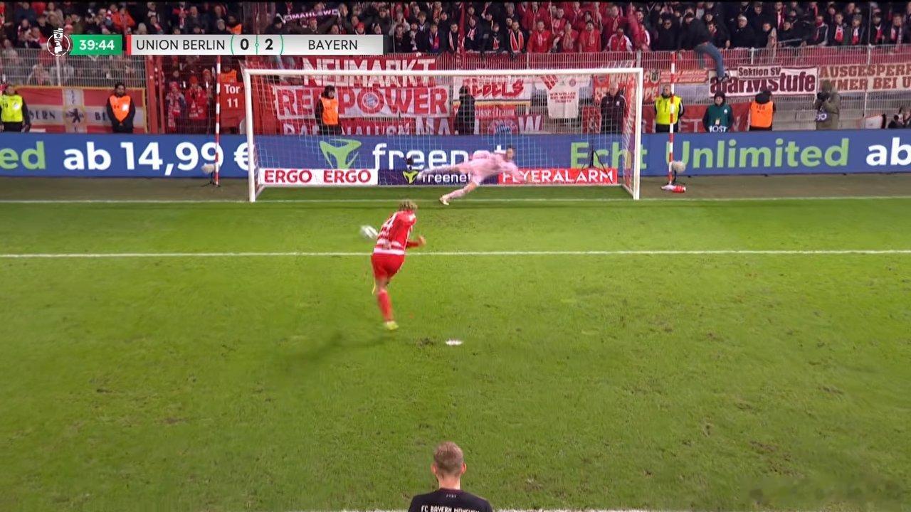 🚨［圖片報］：拜仁慕尼黑昨天對柏林聯合的比賽，標誌著曼努埃爾·諾伊爾職業生涯中