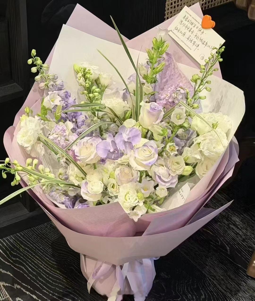 张庭一束能治愈整个夏天的神仙紫🌹 