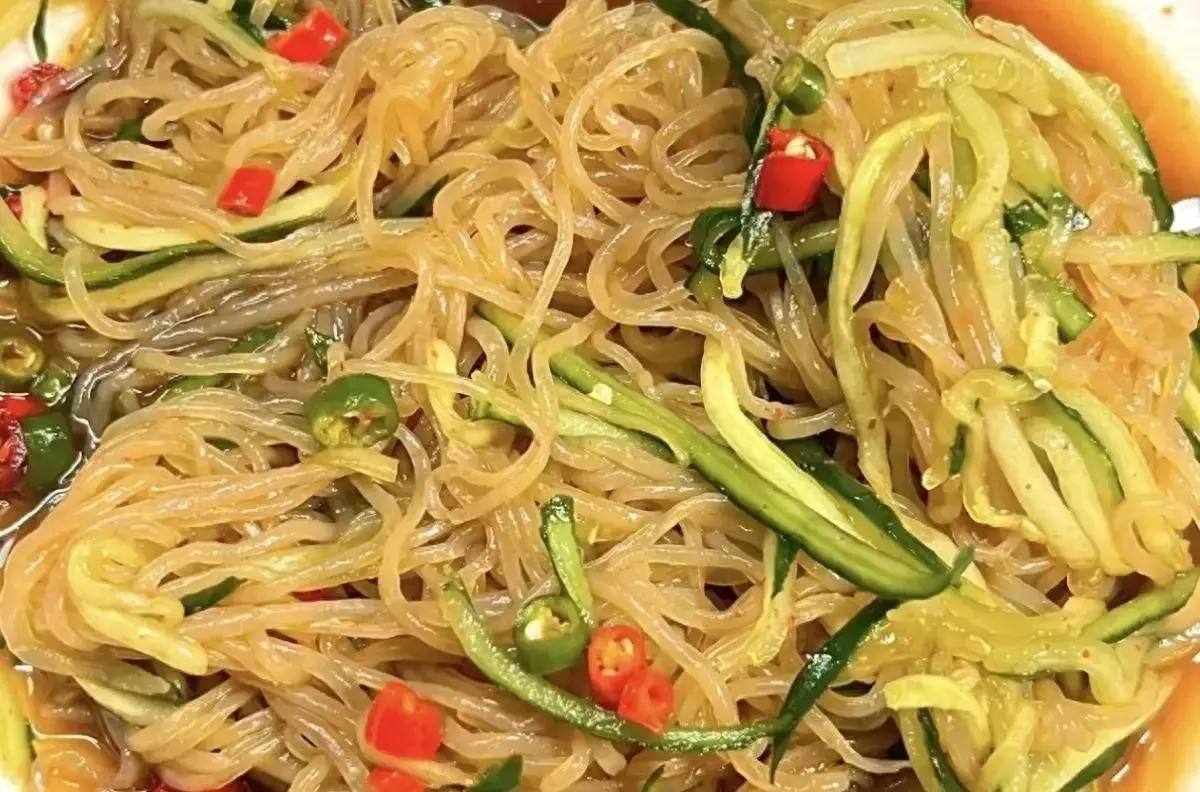 很多人羡慕那种吃得多却不长肉的体质，其实易瘦根本不是天生运气，而是日常选对几样高