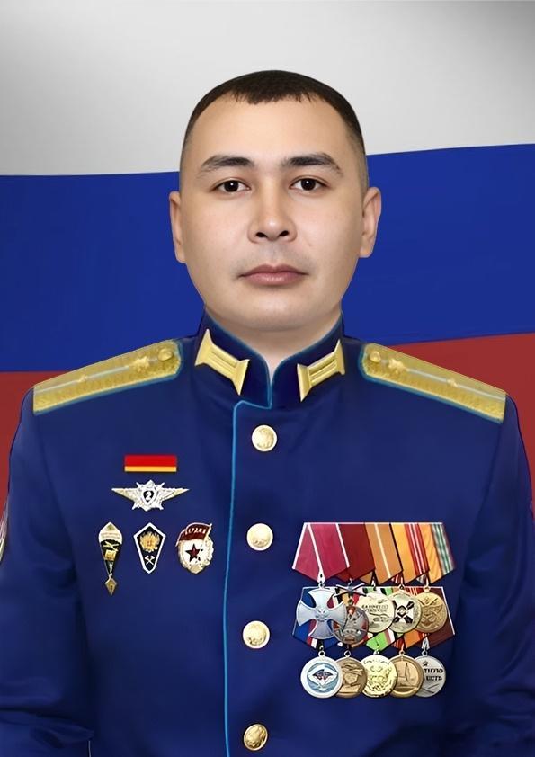 请不要误认，他是俄罗斯人，被乌克兰杀死。虽然在乌克兰，这种面孔并不陌生，但不要认