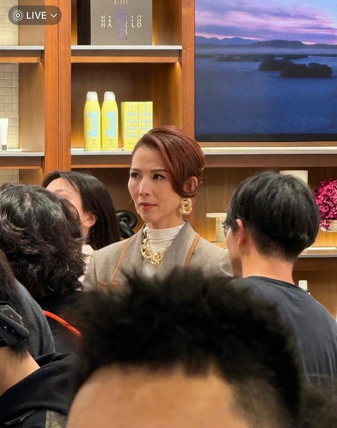 娘娘真的很有气质啊[爱慕][爱慕][爱慕] 