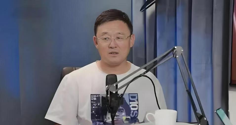 国足输球4天后，孙继海三句话发言，让球迷如梦方醒：
 
1、国足被日本连灌7球，