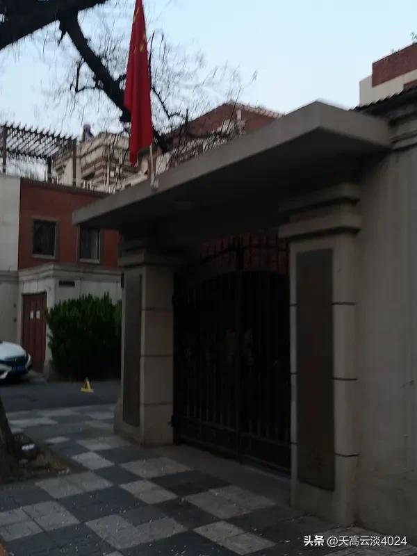 携刀闯中使馆日本男子身份披露 3月24日，日本自卫队现役官员村田见大翻墙强闯中国