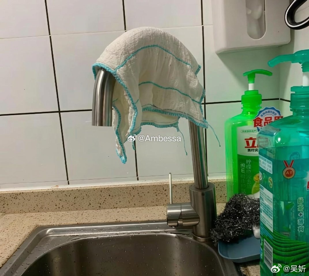 为啥婆婆洗完碗，总喜欢这样放抹布？我都跟婆婆说了不下20次了，不要这样放，真的心
