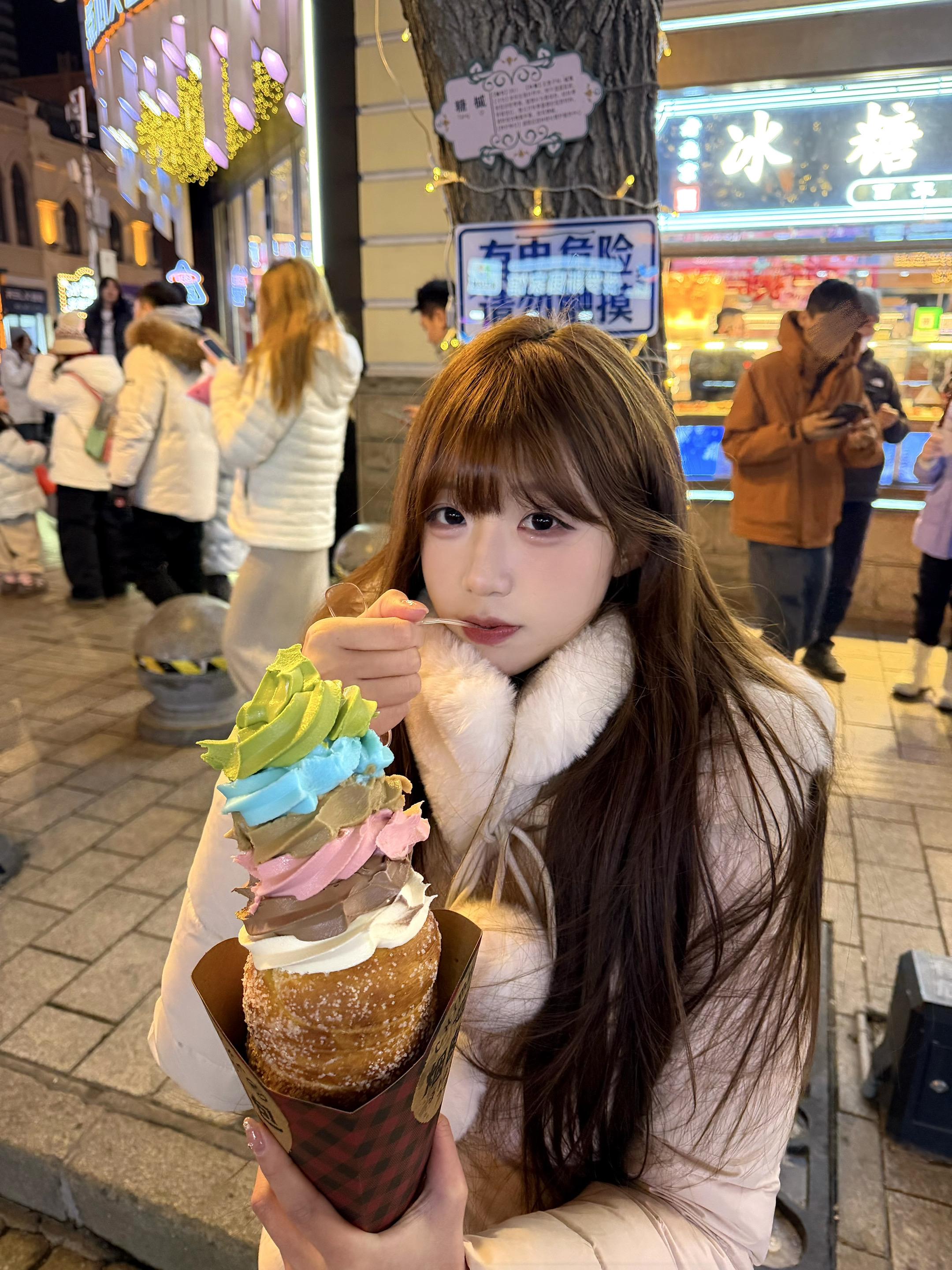 为什么明明最近很开心 却总是怀念过去你在的日子 原来我只是开心 并不是幸福