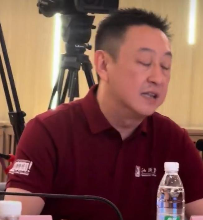 6月15日，汕头大学党委书记唐锐在招生媒体见面会上表态：李嘉诚不给钱了，全免学费