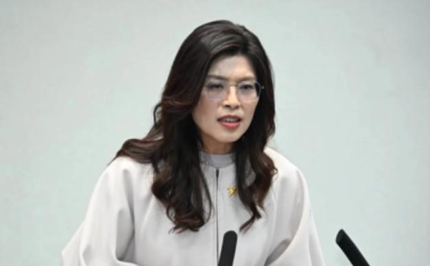 郑丽文的表态引发关注。
 
7月7日，在七七事变爆发89周年之际，郑丽文表示：“