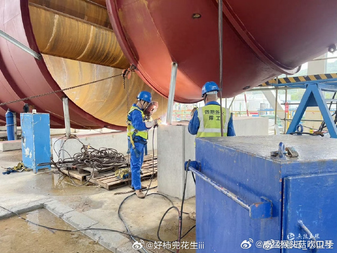 台风巴威过境后玉环全面复工复产台风影响逐步消退，玉环抓紧开展环境清理、设施检修，
