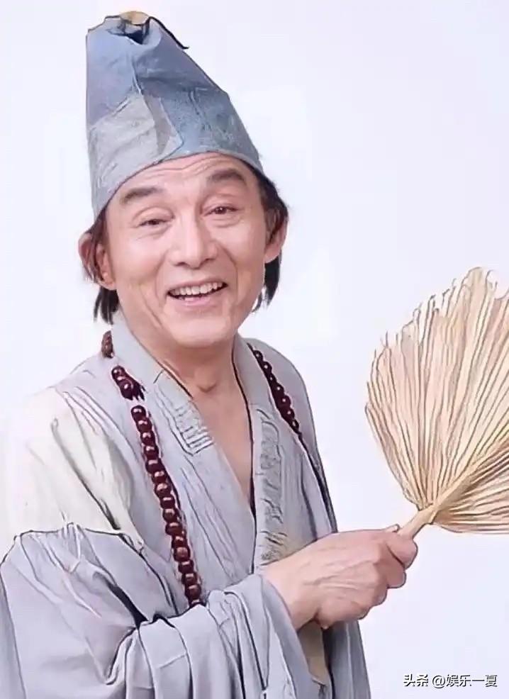 9月24日济公扮演者游本昌去世享年93岁。

游本昌，1933年9月16日生于江