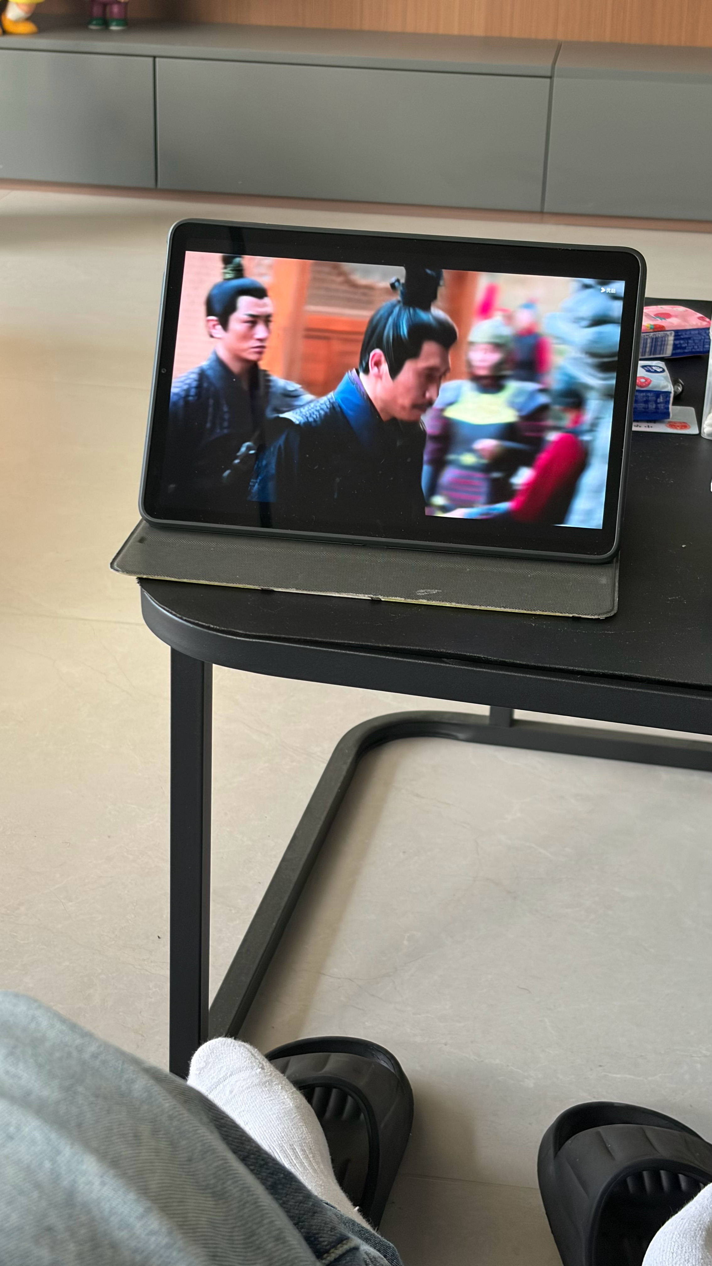今天戒断反应有点严重，哪怕一整天都让自己搞工作、刷题没停过，但脑子里一直跟走马灯