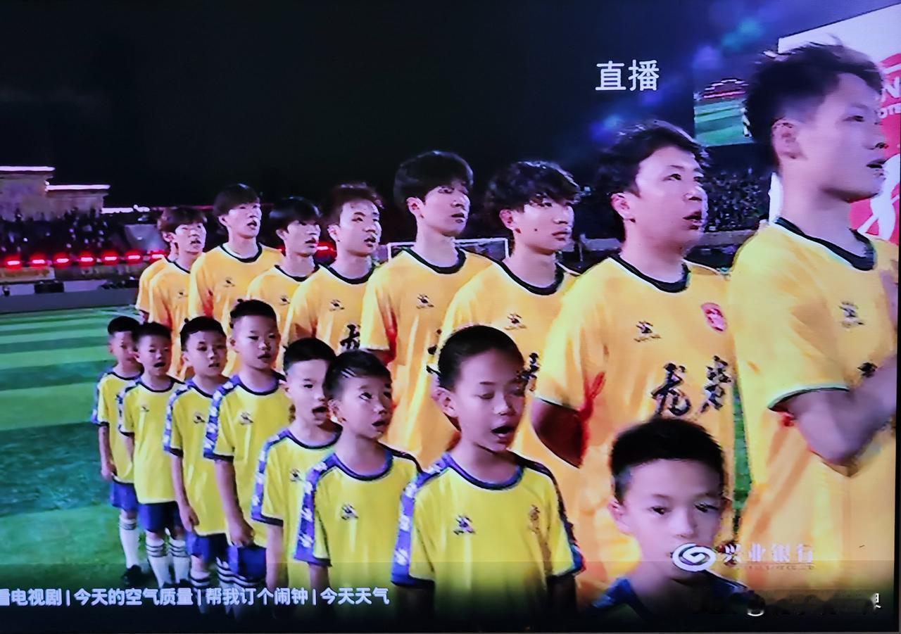 龙岩队1比0战胜平潭队，实力上两队还是有差距。
       5月5日晚，龙岩队