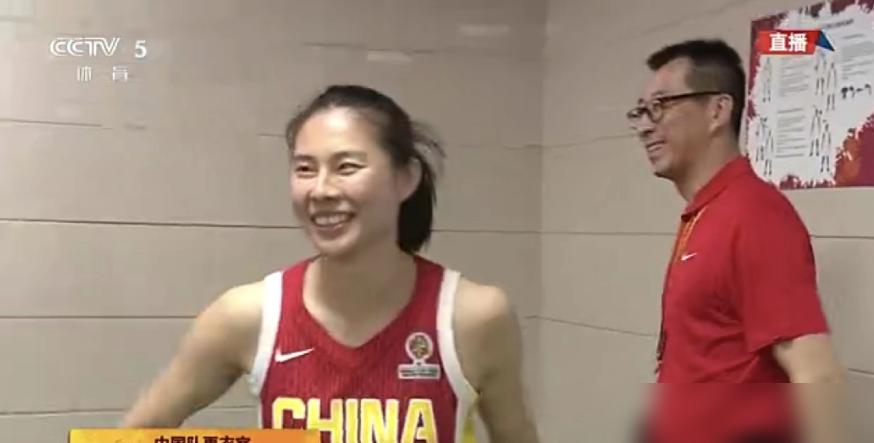女篮差点被捷克翻盘，最后2分钟，王思雨那个老六式抢断，你看懂了吗？
最后1分多
