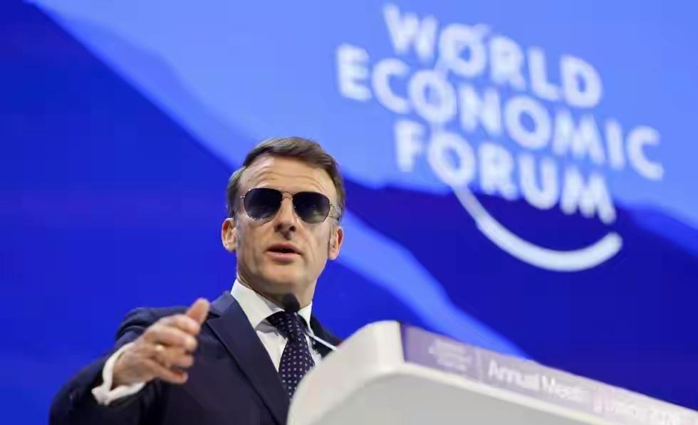 马克龙非常罕见地发表反美演讲：帝国野心再次浮出水面！