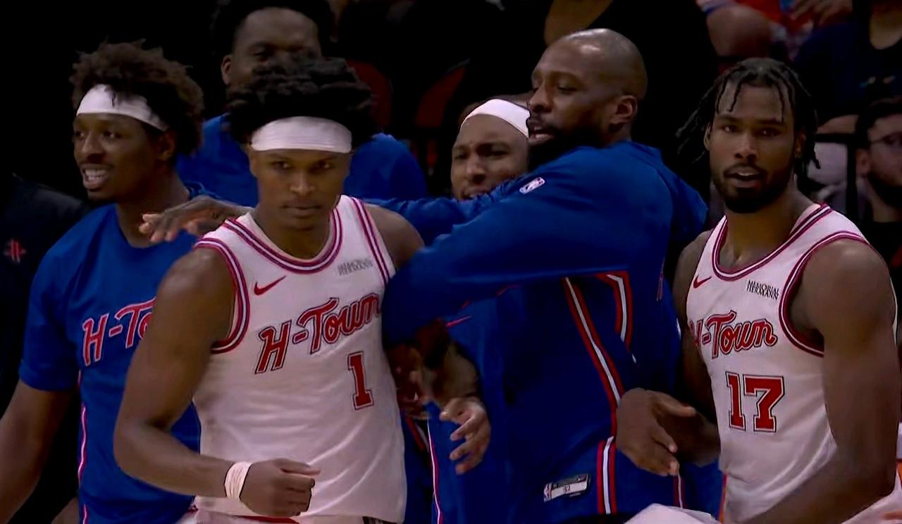 篮球不说谎：火箭17分打爆尼克斯豪取3连胜，4点致胜原因解析……

第一：乌度卡