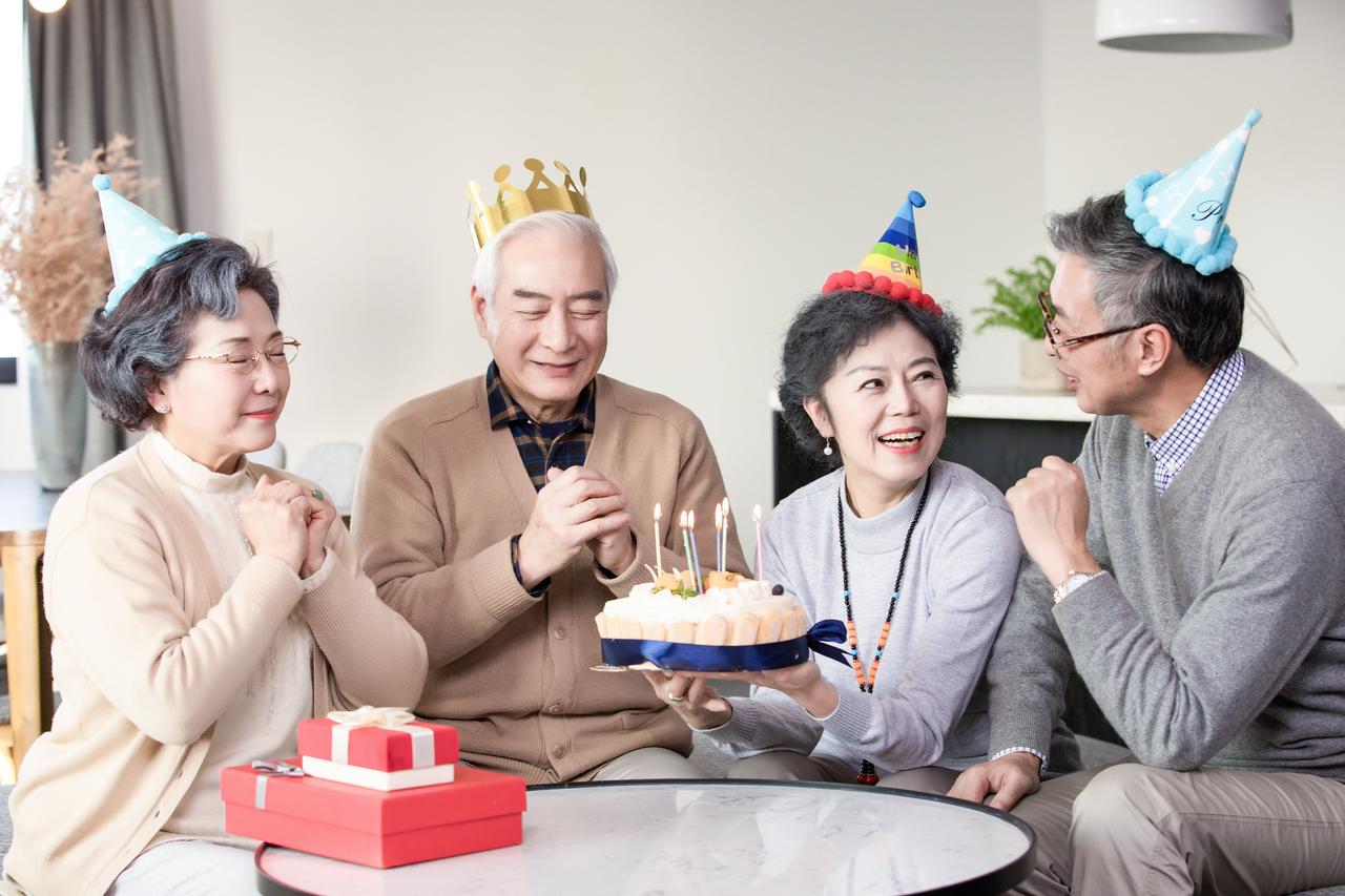 保健品、以房养老、跟着子女过——这三件事坑了无数老人，偏偏每一件都看起来很美！