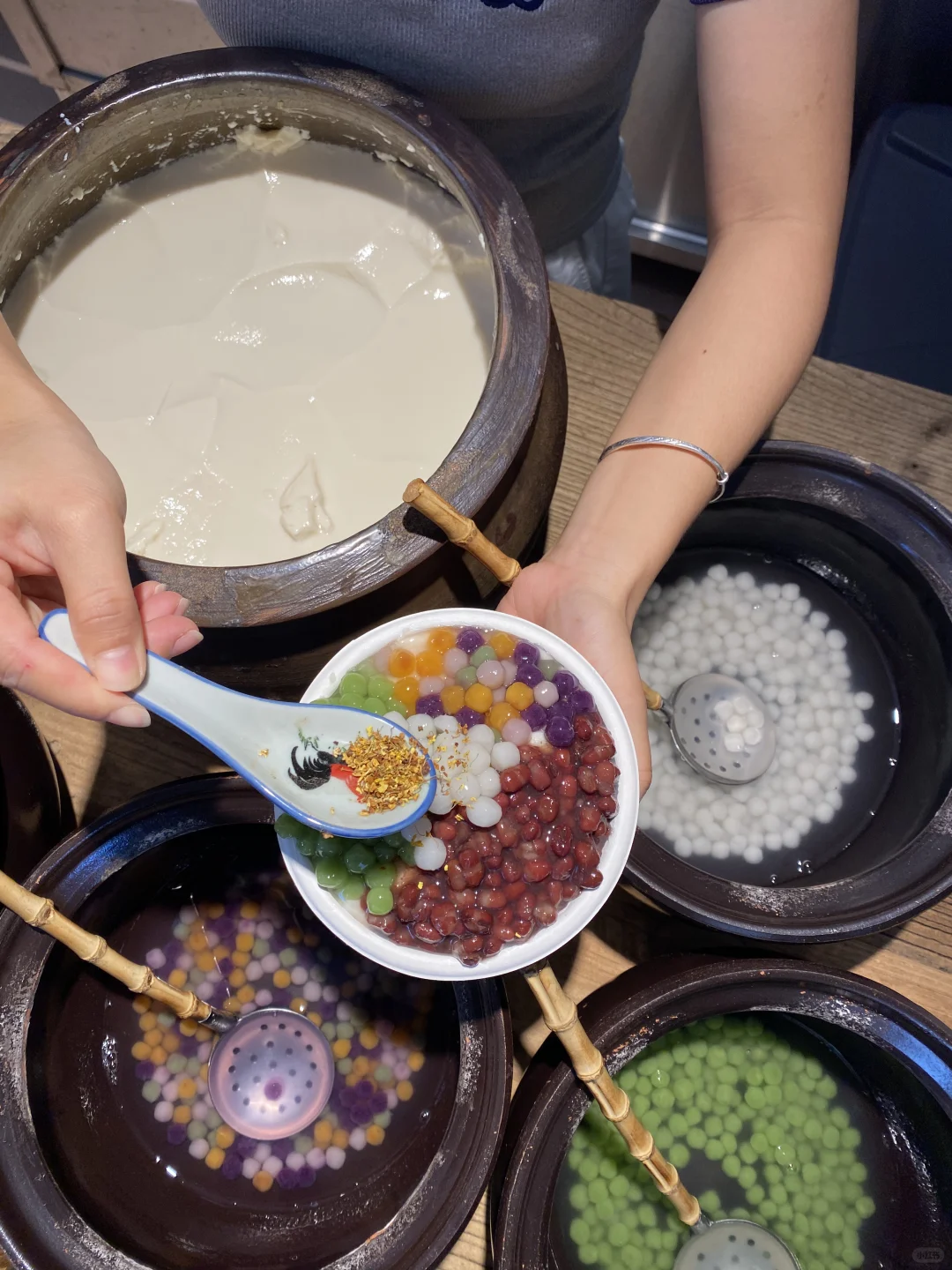 西马路美食之老传统烧豆花