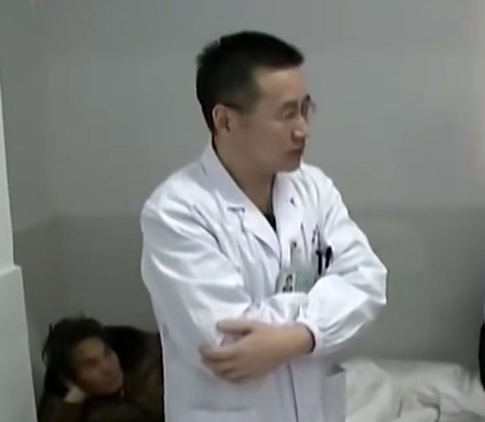 现在看来祖院长出现如今的结果也是早晚的事，

今天爆出来一个一个小曾，

明天又