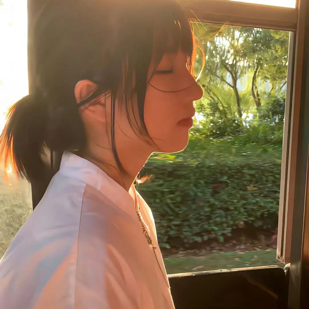 𝑾𝒆𝑪𝒉𝒂𝒕｜氛围感女头｜温柔风头像｜百搭款｜不过时｜无水印 