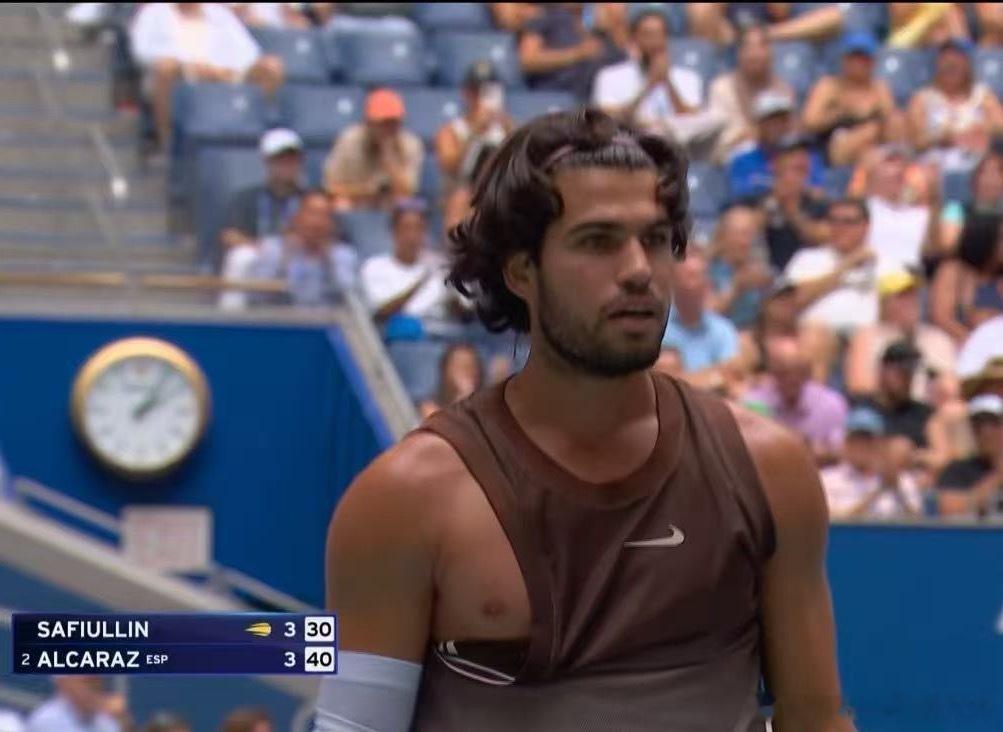 阿尔卡拉斯迎美网开门红🔵美网2026 男单首轮🇪🇸阿尔卡拉斯6-4/6-4