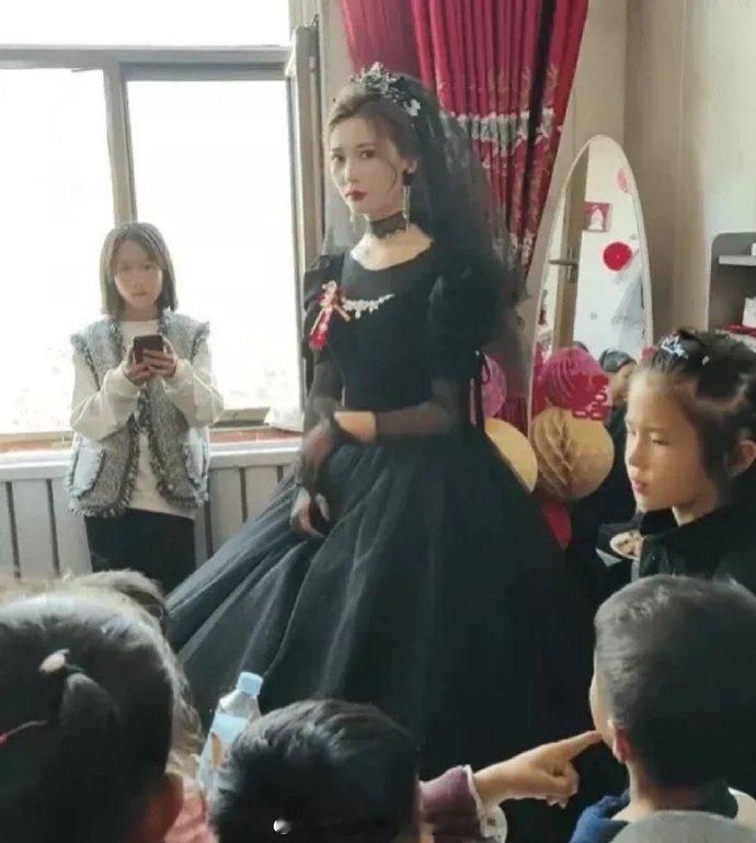 黑色的婚纱，有什么特殊的含义 ​​​