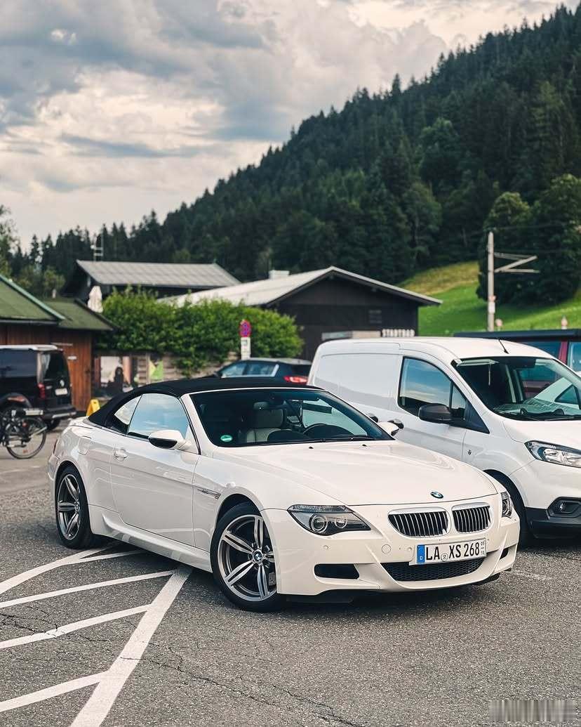型车街拍 状态极佳的E64宝马M6敞篷版。为什么很多bimmer对这代M6津津乐