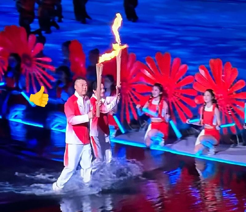 马琳到底是被重用了！全运会开幕式上成为第一棒火炬手，厉害了！

消失了很久的马琳
