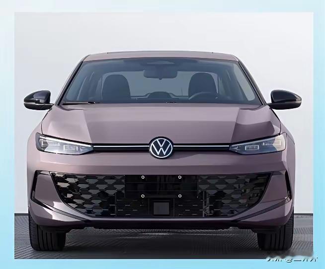 大众的设计师是如何毁掉自己的经典车型的？
咱就拿桑塔纳、帕萨特、朗逸这三台车出来