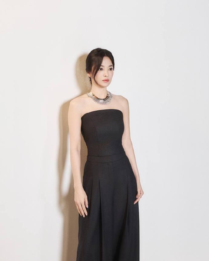 宋慧乔最新美图，一如既往输出稳定的美