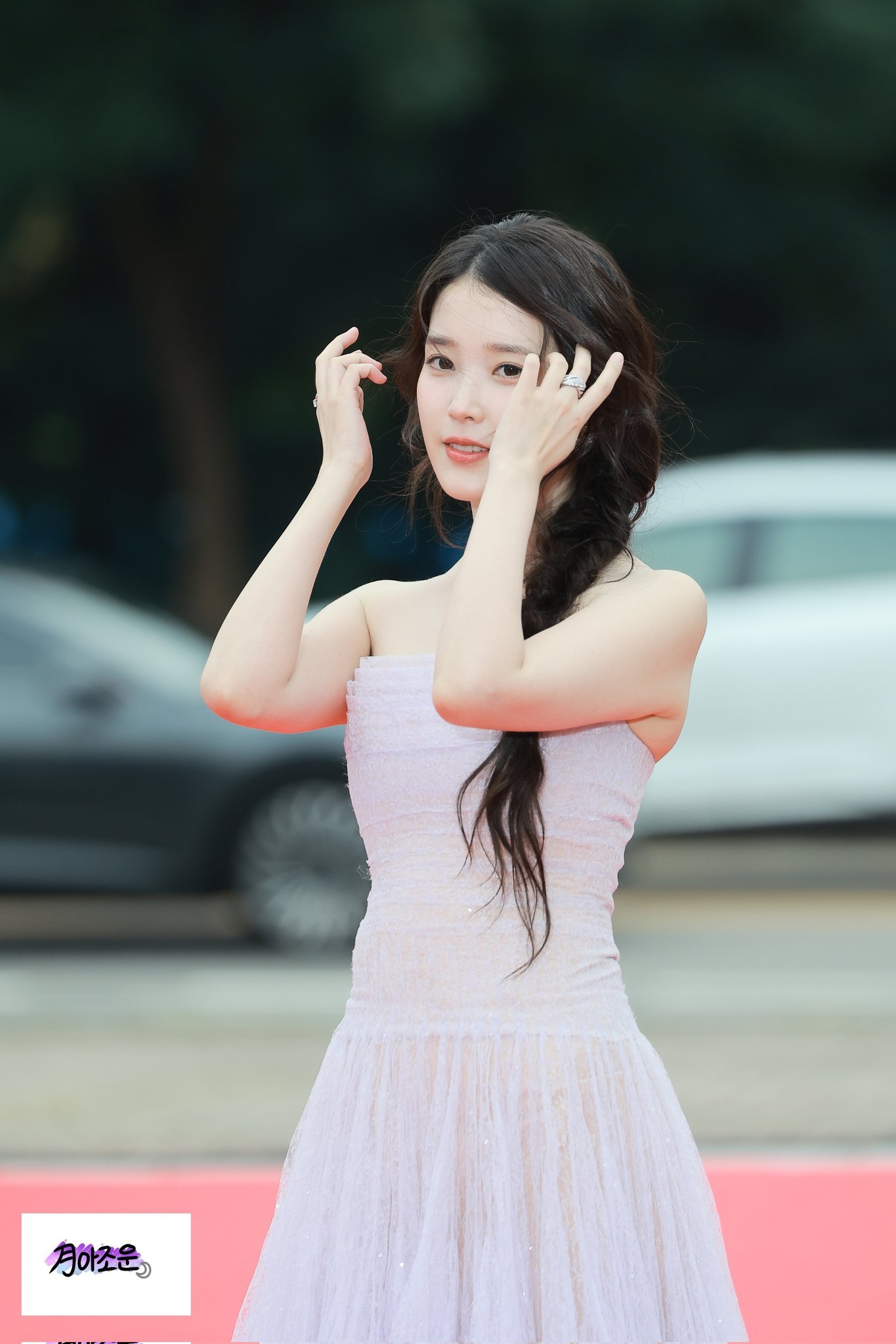 251002 IU首尔国际电视节红毯美得咱站姐直接出图cr.​​​