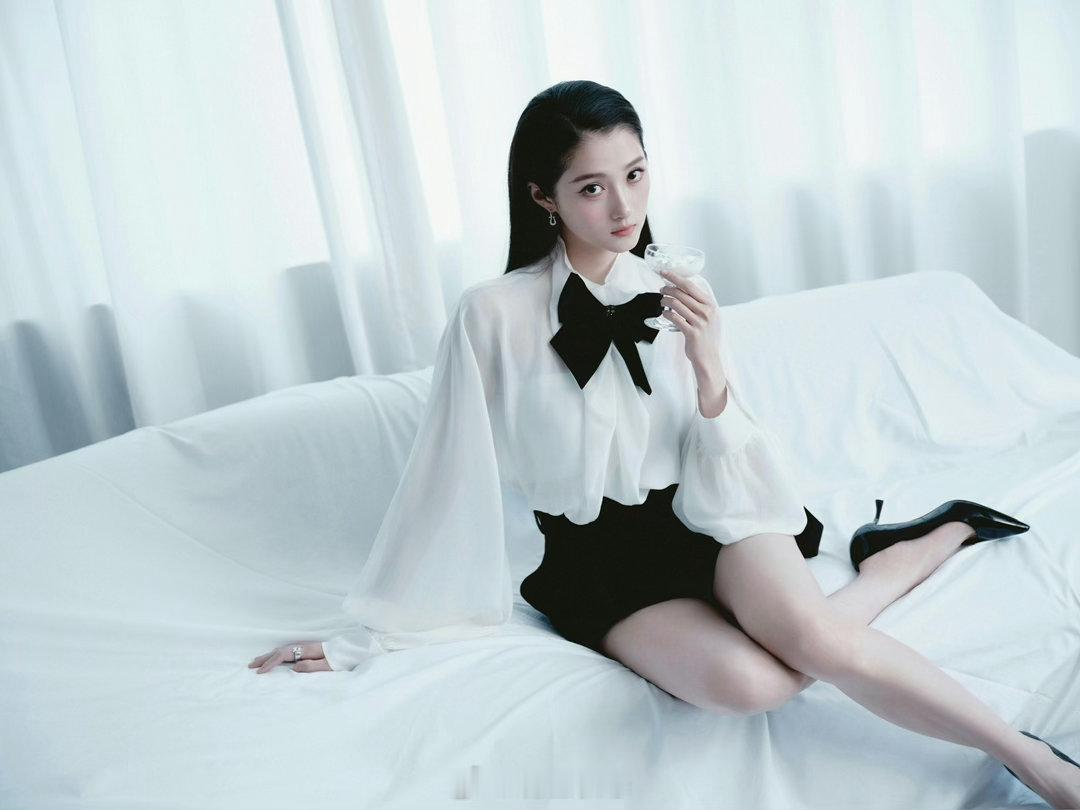 关晓彤大长腿 